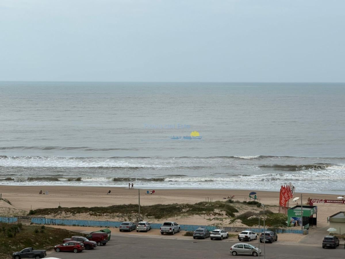 Apartamento de 3 dormitorios en Venta en Punta del este , Playa brava , Torre imperiale