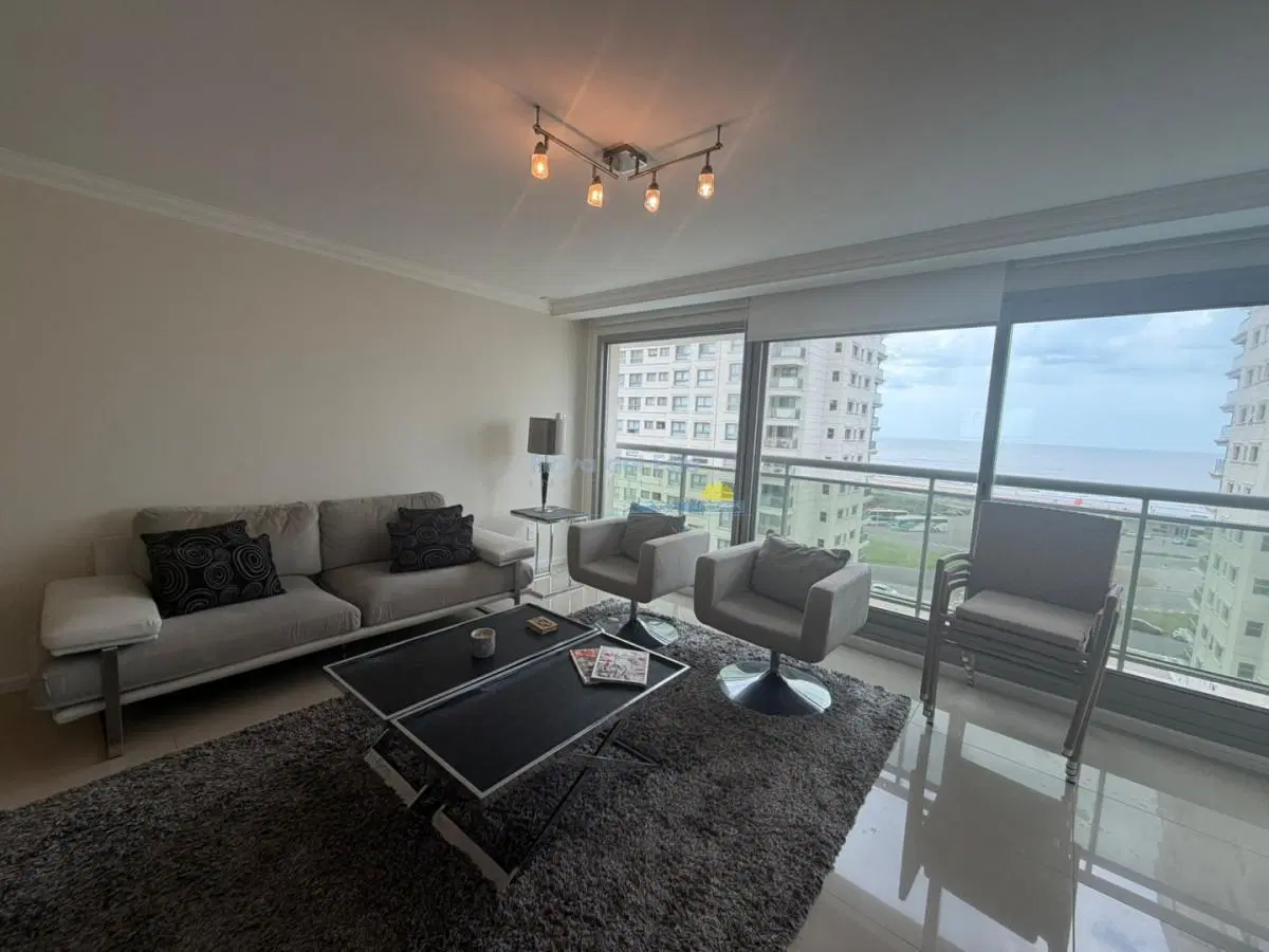Apartamento de 3 dormitorios en Venta en Punta del este , Playa brava , Torre imperiale 5