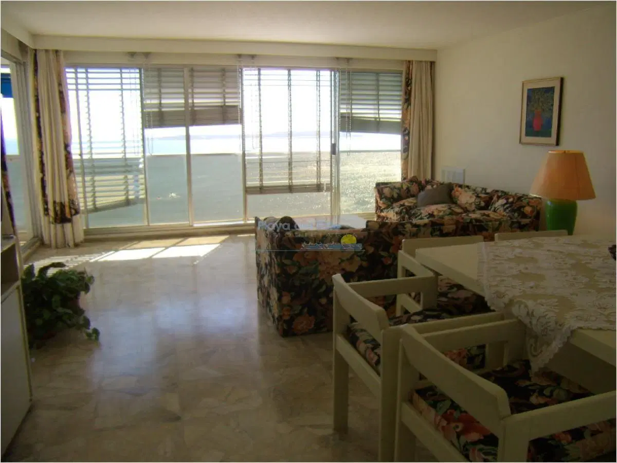 Apartamento en Venta de 3 dormitorios en Punta del este , Playa Mansa , Edificio Tequendama , Frente 5