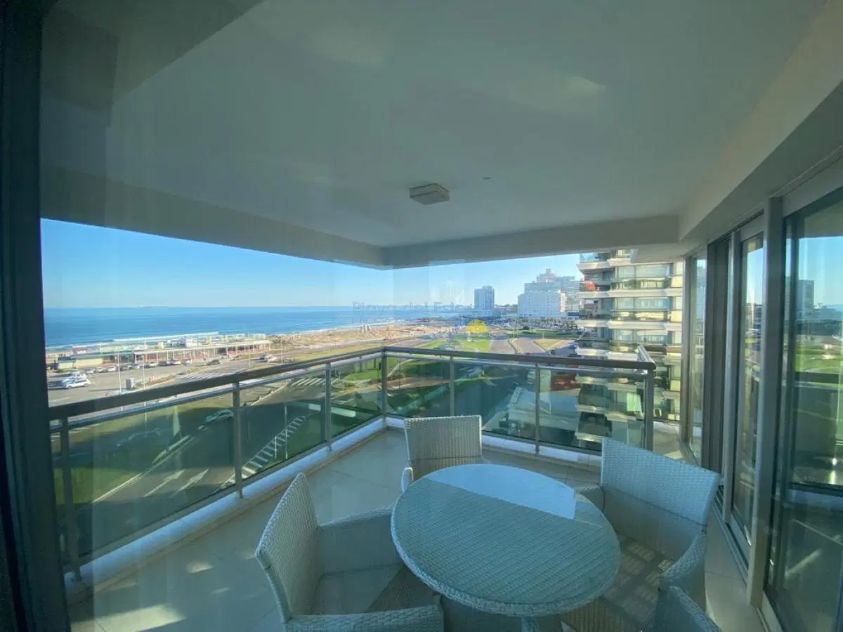 Apartamento en Venta de 3 dormitorios en Torre Imperiale , Punta del este , Playa Brava 4