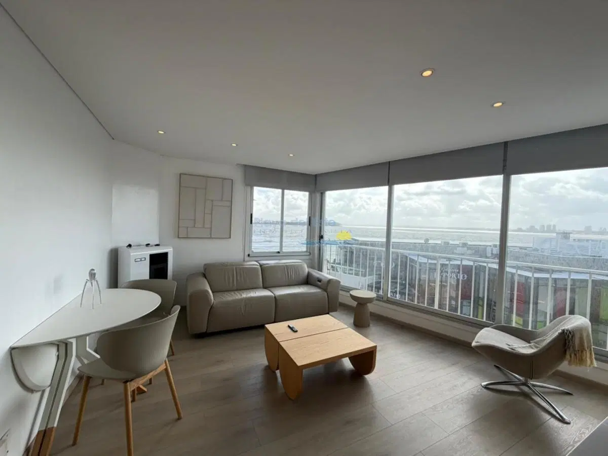 Apartamento de 2 dormitorios en venta en el Puerto , Punta del este 4