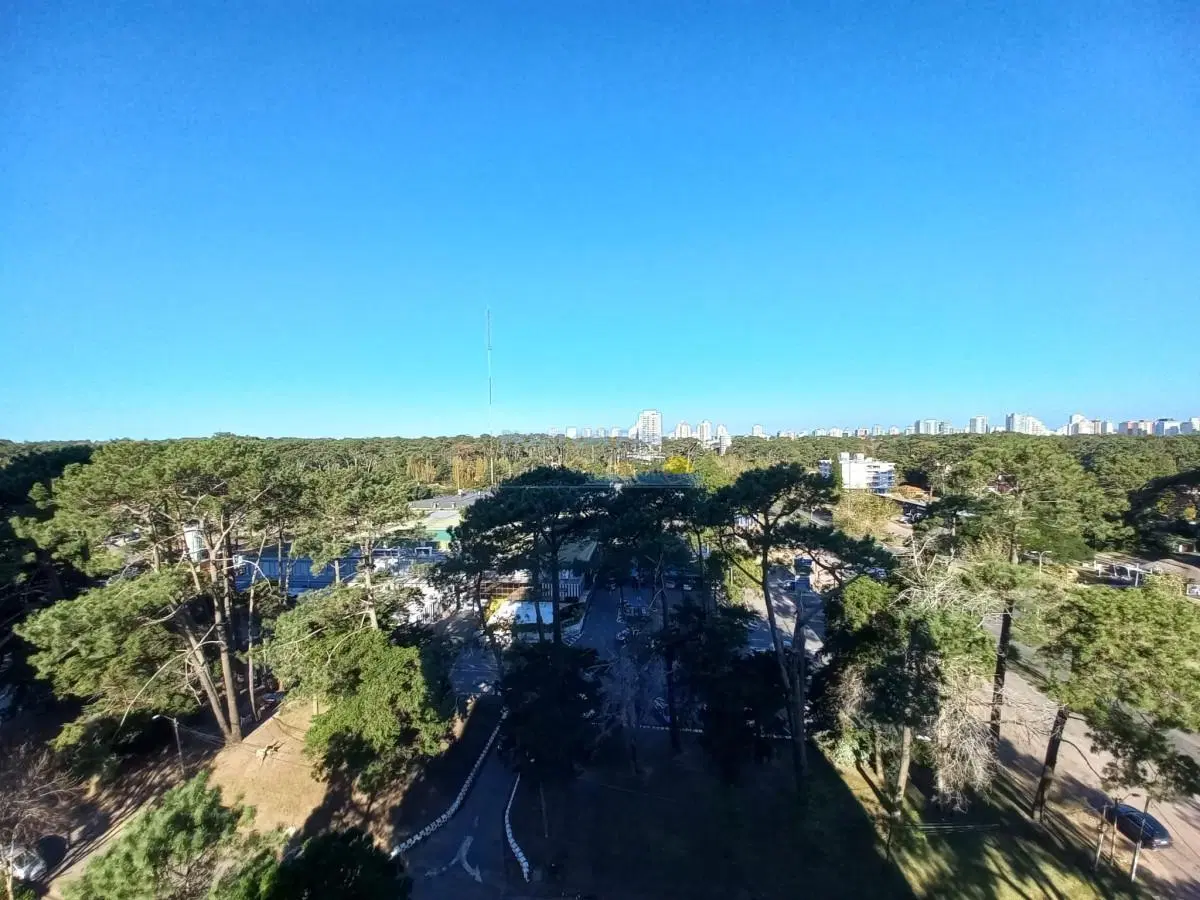 Apartamento en Venta de 3 dormitorios en Av. Roosevelt , Punta del este 3