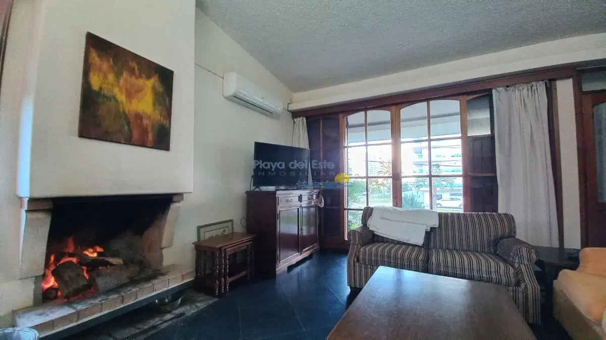 Vende casa de 3 dormitorios (incluye depp), en Parada 4 de Playa Mansa, Punta del Este 4
