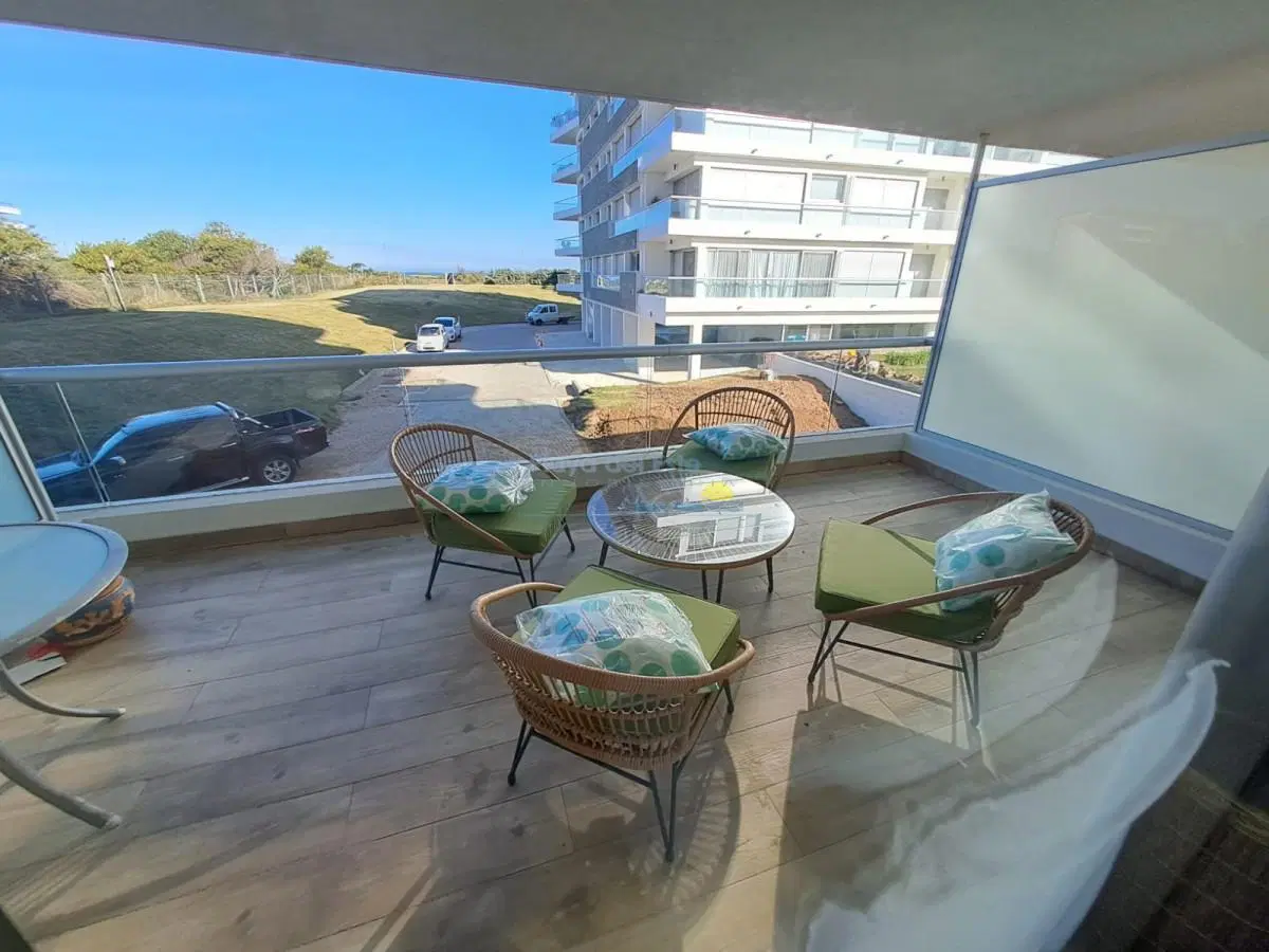 Departamento de 2 dormitorios en venta, Playa Brava, Punta del Este. Silente 4