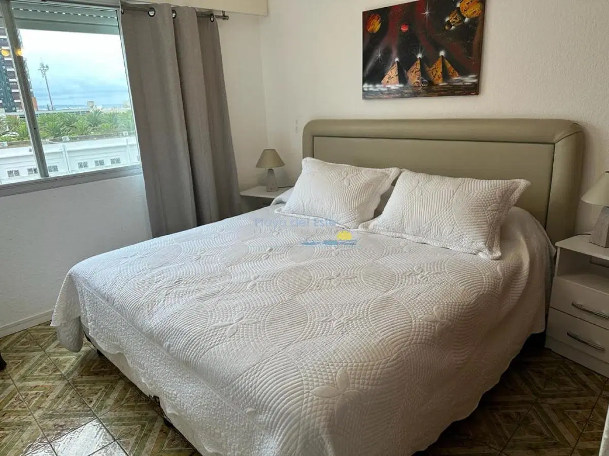 Apartamento en Venta de 1 dormitorio y medio en Punta del este , Playa Mansa , Torre Verona , Gorler 2