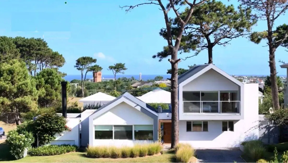 Excelente Casa de 5 Dormitorios en Barrio Privado Pinar del Faro, José Ignacio 1