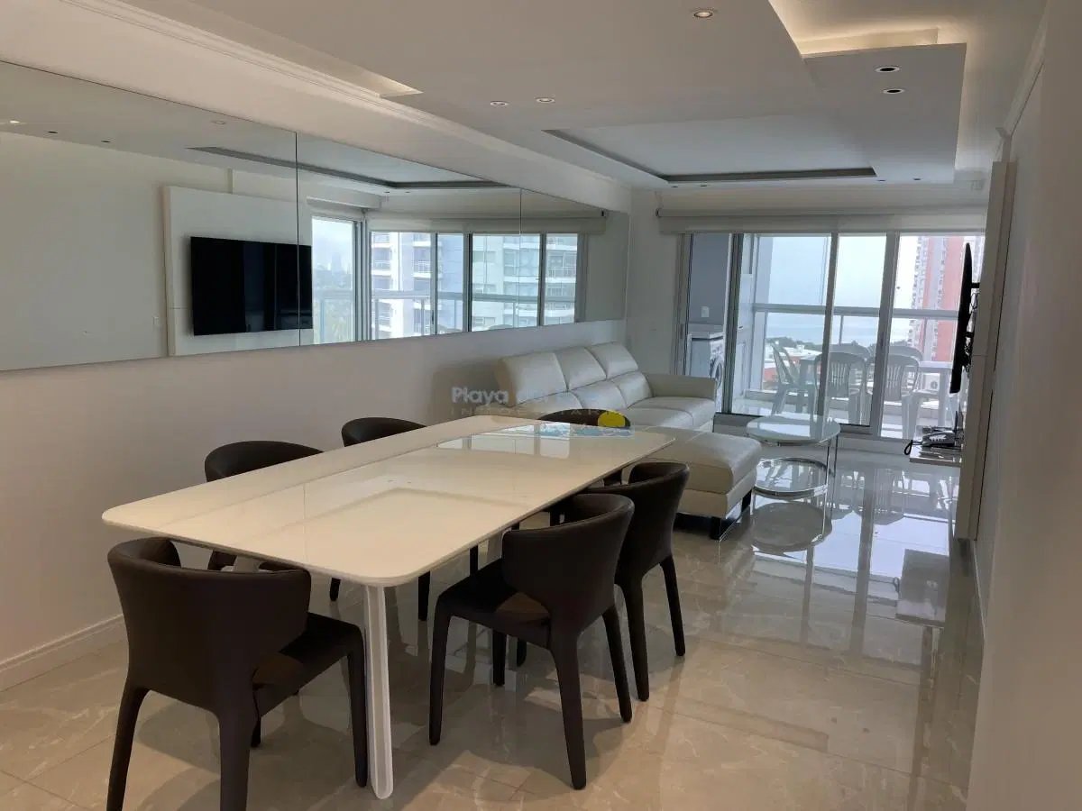 Apartamento de 2 dormitorios en alquiler temporal en Torre Miami Boulevard , Playa Mansa 4