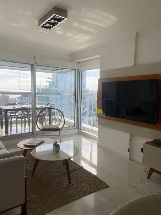 Apartamento de 2 dormitorios en alquiler temporal en Punta del este , Miami Boulevard 2