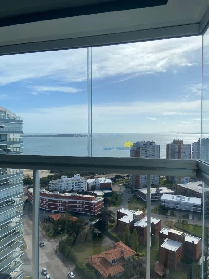 Apartamento de 2 dormitorios en alquiler temporal en Punta del este , Miami Boulevard 1