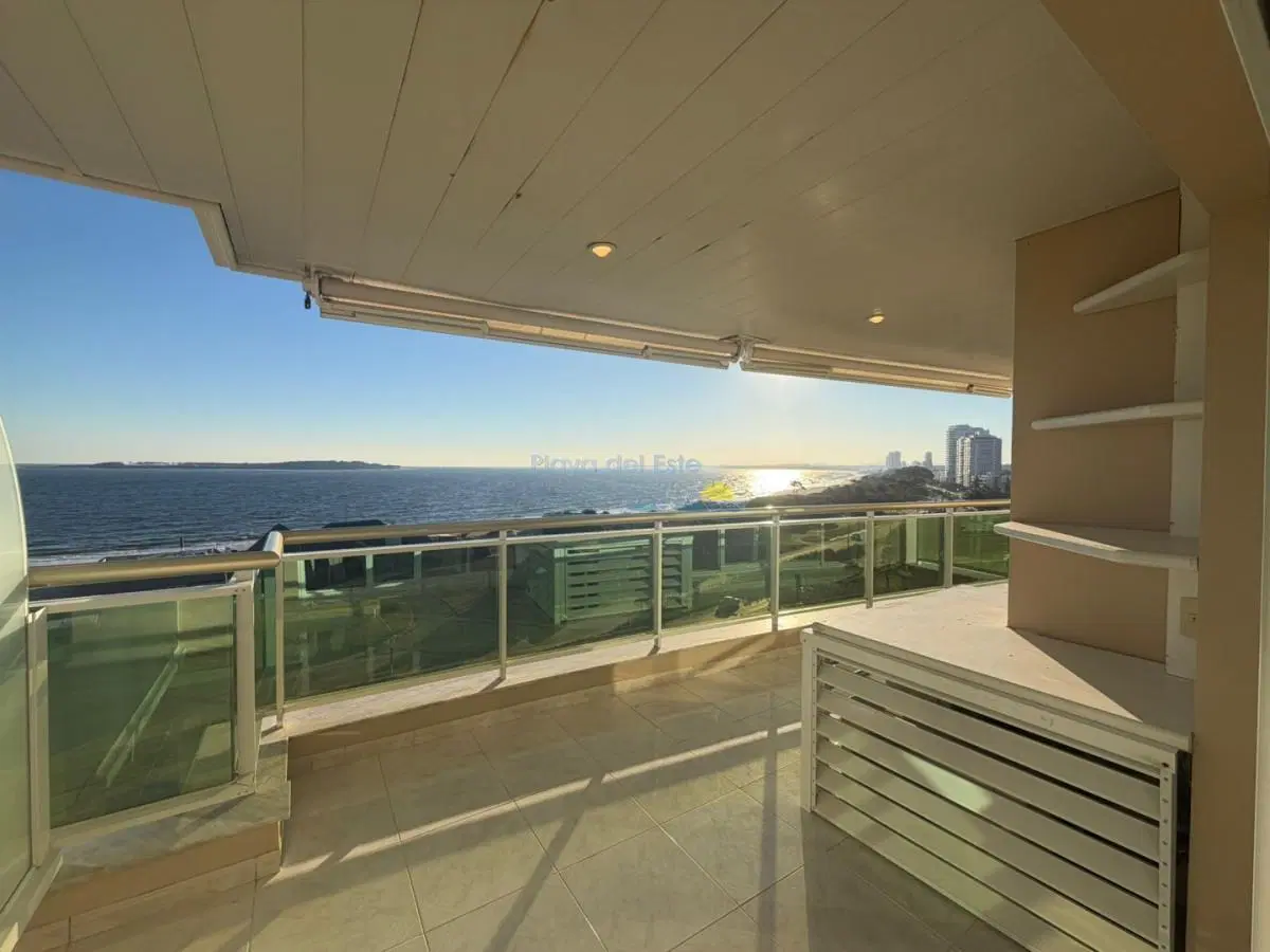 Apartamento de 3 dormitorios en Punta del este , Playa Mansa , Coral Tower 5
