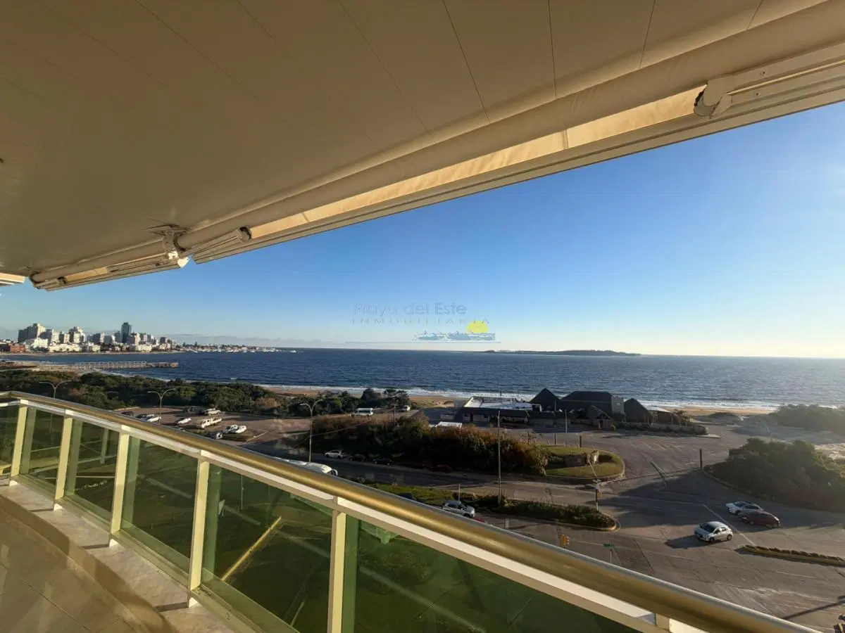 Apartamento de 3 dormitorios en Punta del este , Playa Mansa , Coral Tower 3