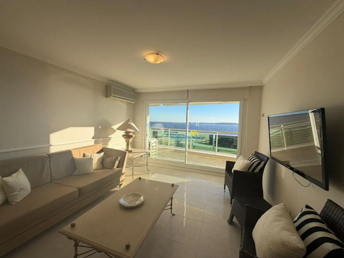 Apartamento de 3 dormitorios en Punta del este , Playa Mansa , Coral Tower 2