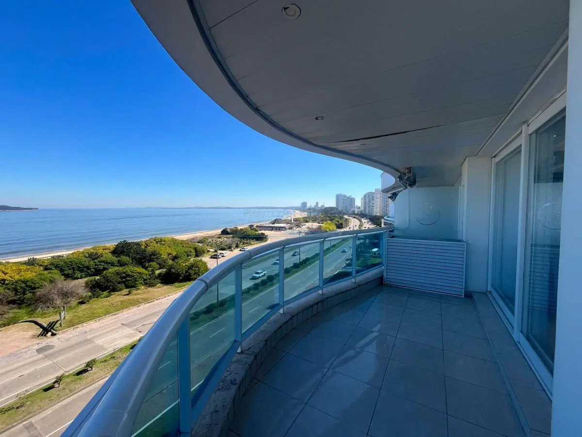 Apartamento de 3 dormitorios en Torre Millenium , Punta del este , Playa Mansa 3