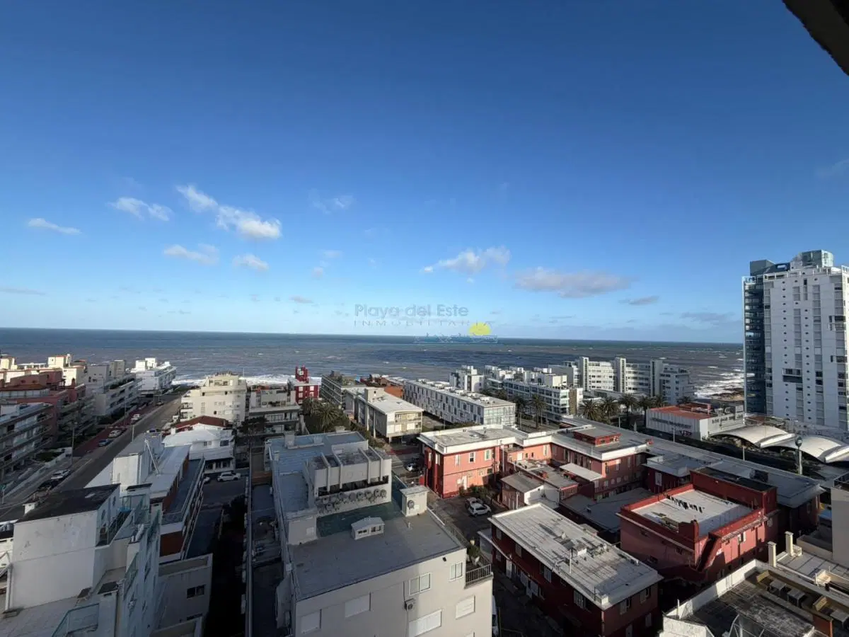 Apartamento de 3 dormitorios en alquiler temporal en Punta del este , Península , Gorlero 1