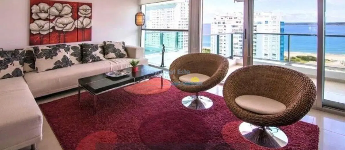 enta de Excelente Apartamento de 3 Dormitorios con Vista al Mar, Playa Mansa, Punta del Este 2
