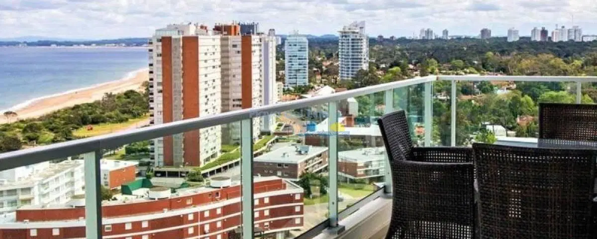 enta de Excelente Apartamento de 3 Dormitorios con Vista al Mar, Playa Mansa, Punta del Este 5