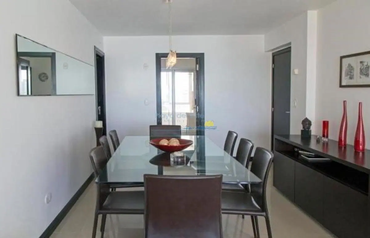 enta de Excelente Apartamento de 3 Dormitorios con Vista al Mar, Playa Mansa, Punta del Este 3