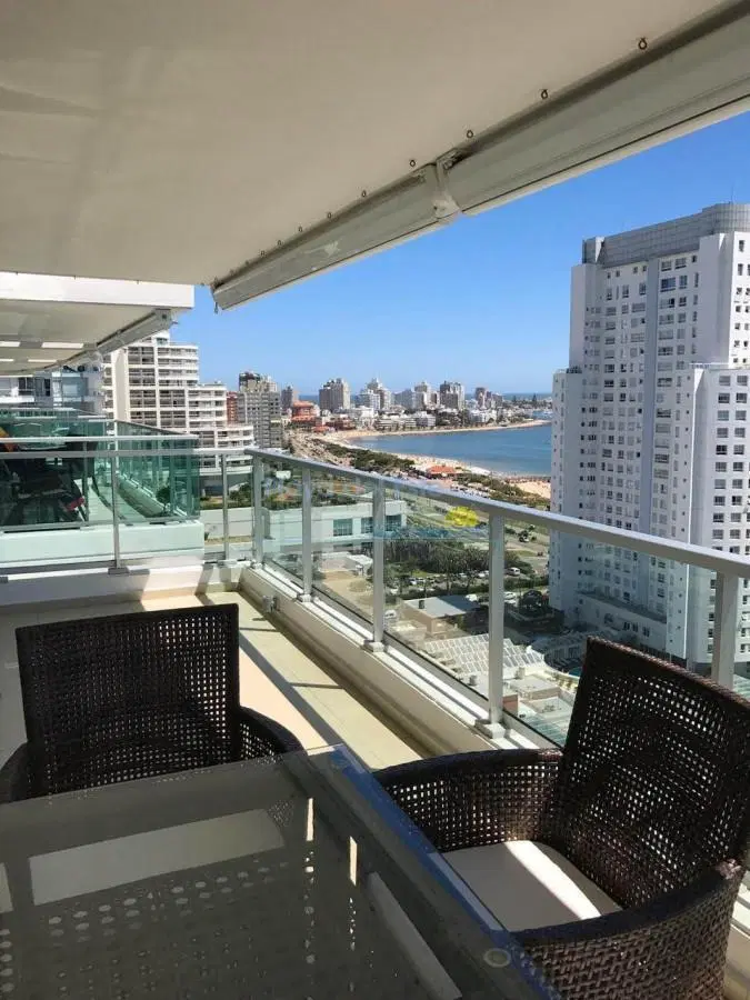 enta de Excelente Apartamento de 3 Dormitorios con Vista al Mar, Playa Mansa, Punta del Este 1