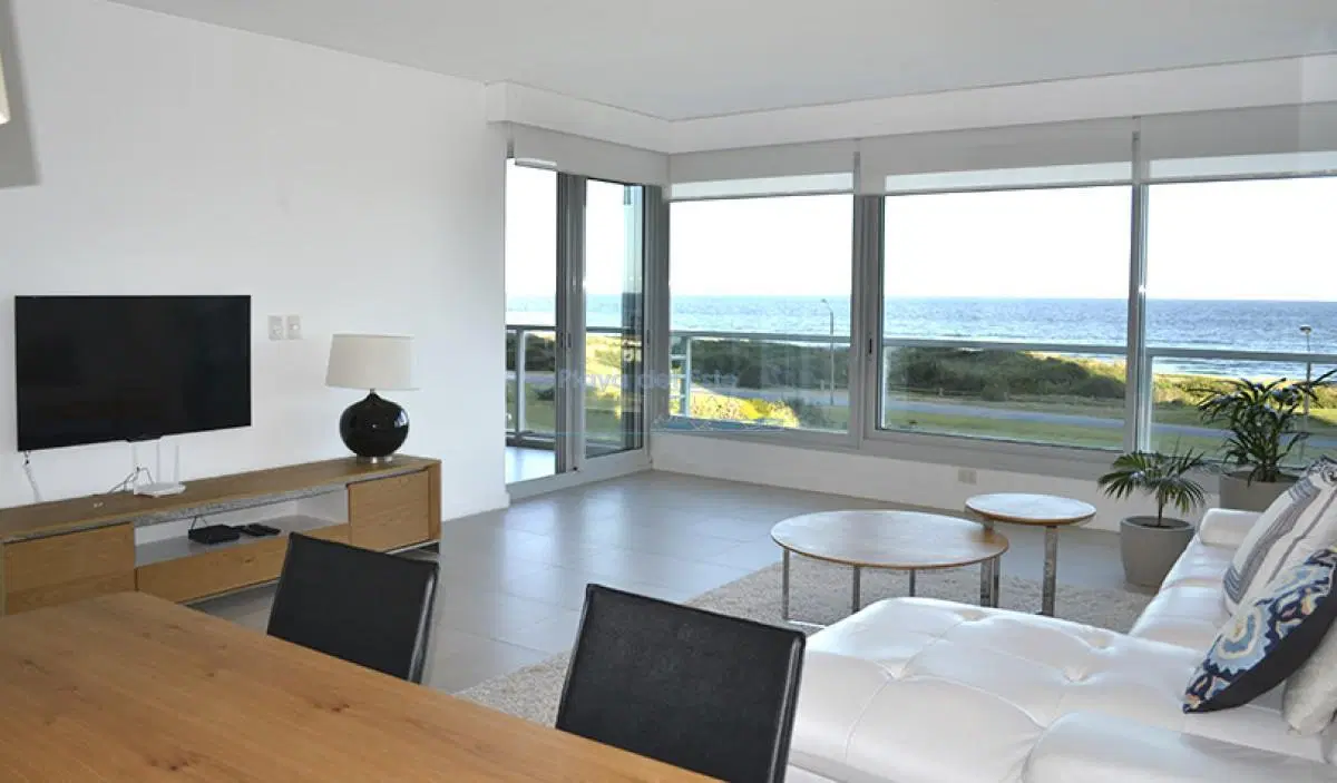Apartamento de 2 Dormitorios en Torre Le Parc , Playa Brava , Punta del este 4