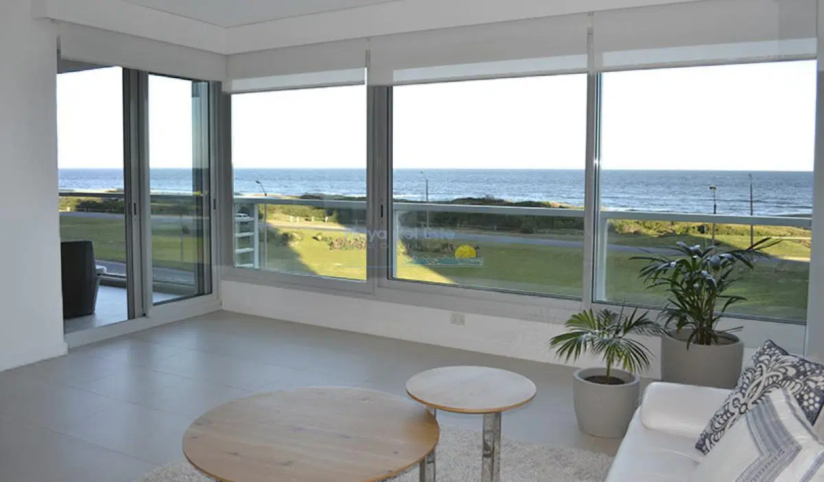 Apartamento de 2 Dormitorios en Torre Le Parc , Playa Brava , Punta del este 8