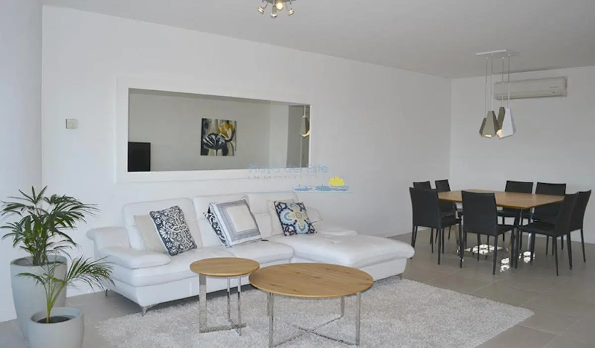 Apartamento de 2 Dormitorios en Torre Le Parc , Playa Brava , Punta del este 5