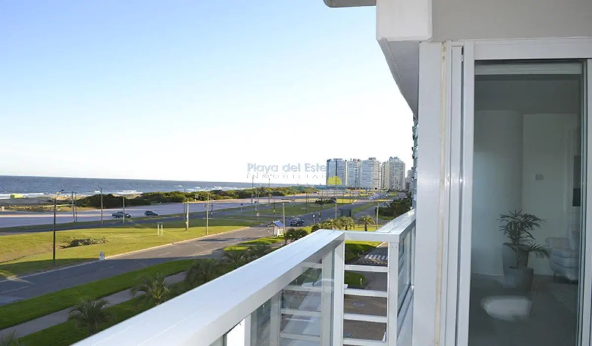 Apartamento de 2 Dormitorios en Torre Le Parc , Playa Brava , Punta del este 1
