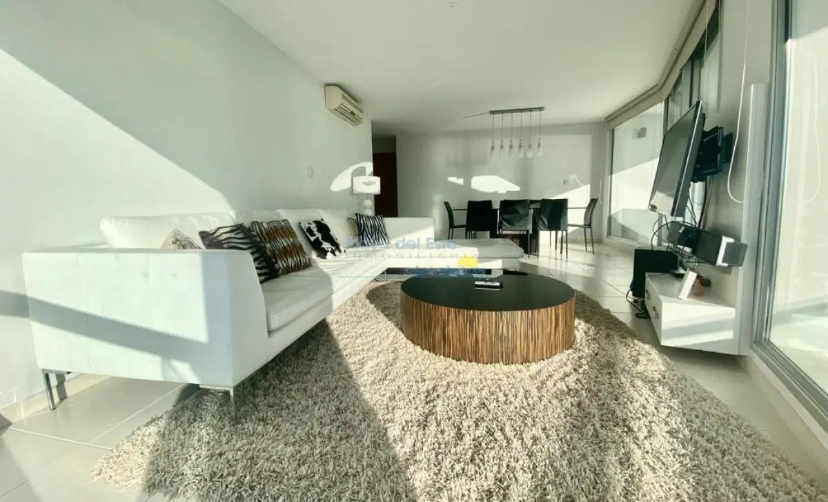 Apartamento 3 dormitorios en Playa Mansa Punta del Este 5