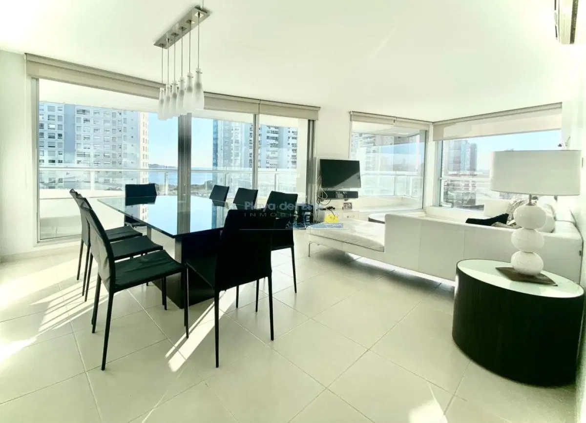 Apartamento 3 dormitorios en Playa Mansa Punta del Este 4