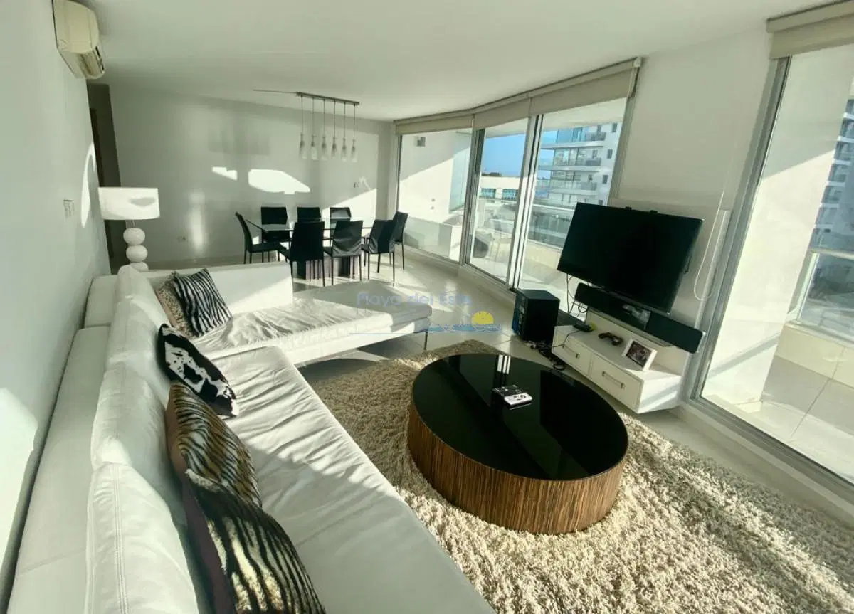 Apartamento 3 dormitorios en Playa Mansa Punta del Este 3