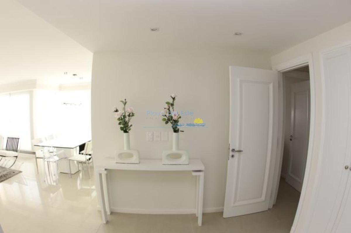 Foto de Apartamento en Alquiler de 3 dormitorios en Punta del este , Torre, imagen 4