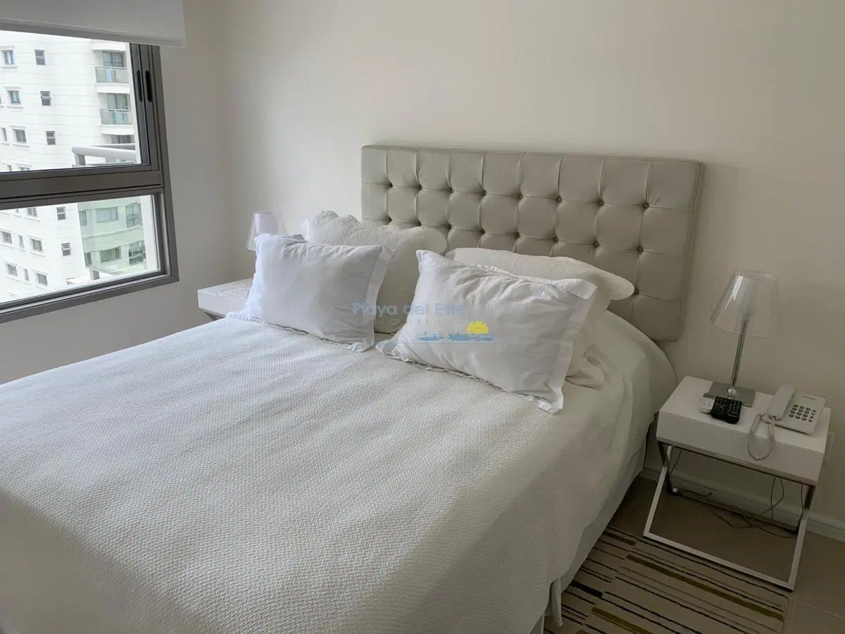 Apartamento en alquiler temporal de 2 dormitorios en Torre Imperiale , Punta del este , Playa brava 8