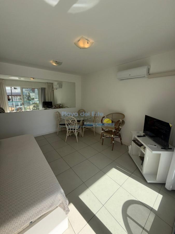Foto de Apartamento de 1 dormitorio en Venta en Punta del este , Península, imagen 2