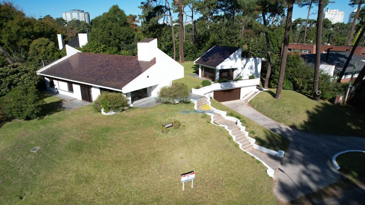 Foto de Casa en venta en Lugano, Punta del este, 3 dormitorios y dependencia, imagen 1