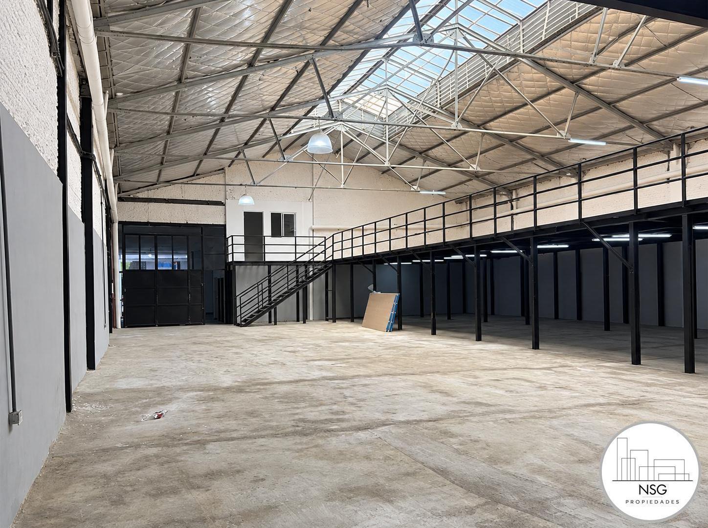 Foto de Alquiler Galpon de 900 m² con oficinas y entrepiso – Paternal, imagen 1