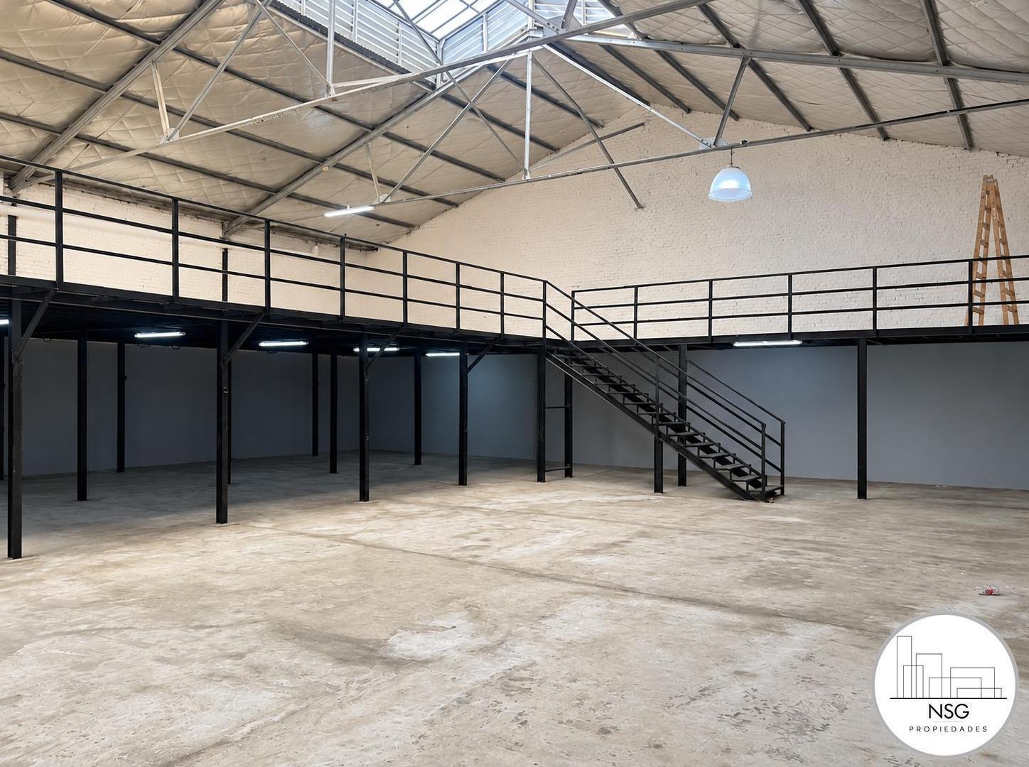 Foto de Alquiler Galpon de 900 m² con oficinas y entrepiso – Paternal, imagen 2