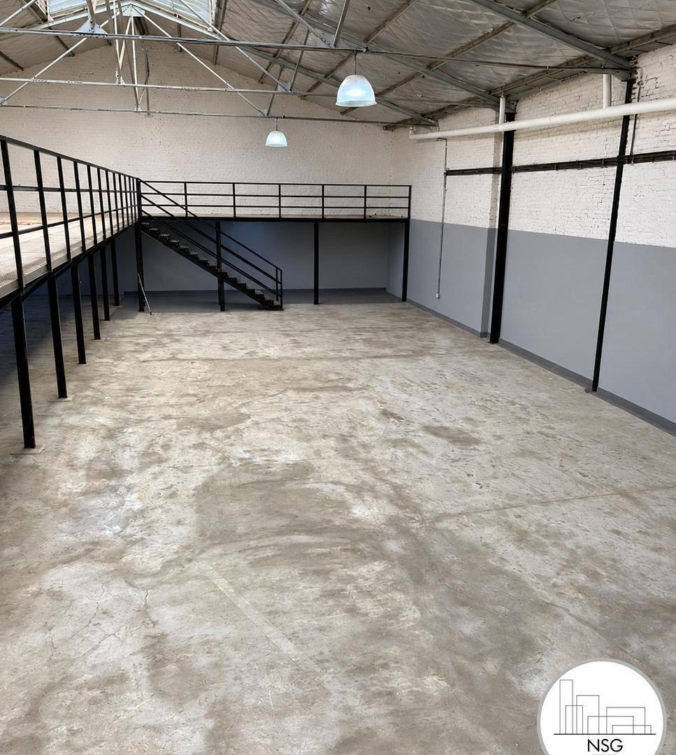 Foto de Alquiler Galpon de 900 m² con oficinas y entrepiso – Paternal, imagen 4