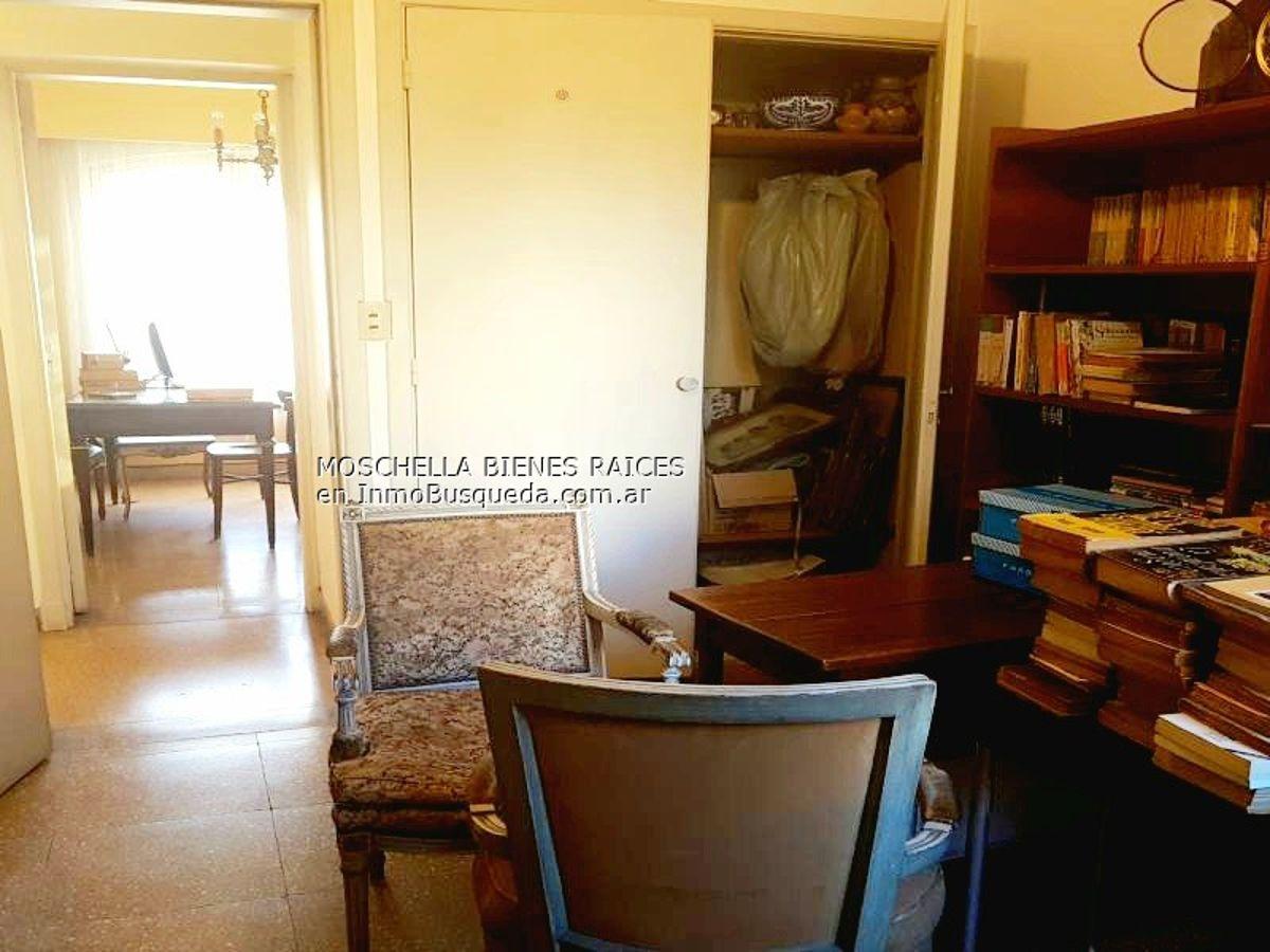 Foto de Casa de 270 m² con 4 dormitorios en venta en La Plata., imagen 4