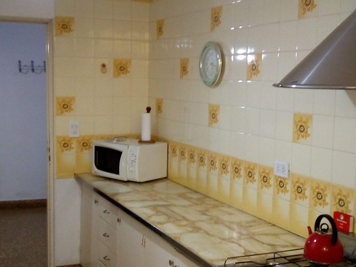 Foto de Casa de 200 m² con 3 dormitorios en venta en Lobos, imagen 2