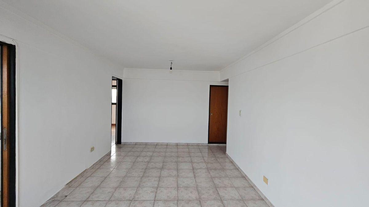 Foto de Departamento de 2 dormitorios en alquiler en La Plata. Vista plaza, imagen 5
