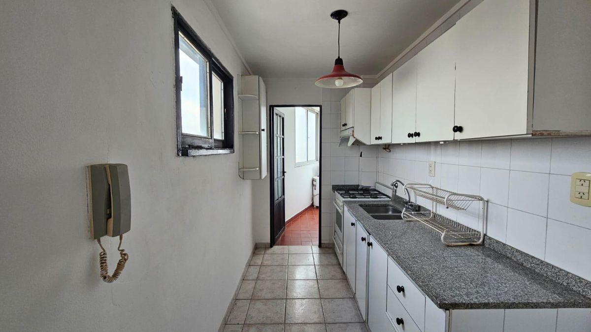 Foto de Departamento de 2 dormitorios en alquiler en La Plata. Vista plaza, imagen 3