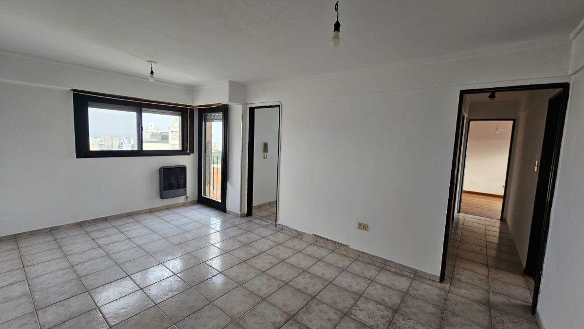 Foto de Departamento de 2 dormitorios en alquiler en La Plata. Vista plaza, imagen 2