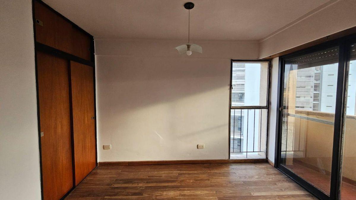 Foto de Departamento de 2 dormitorios en alquiler en La Plata. Vista plaza, imagen 4