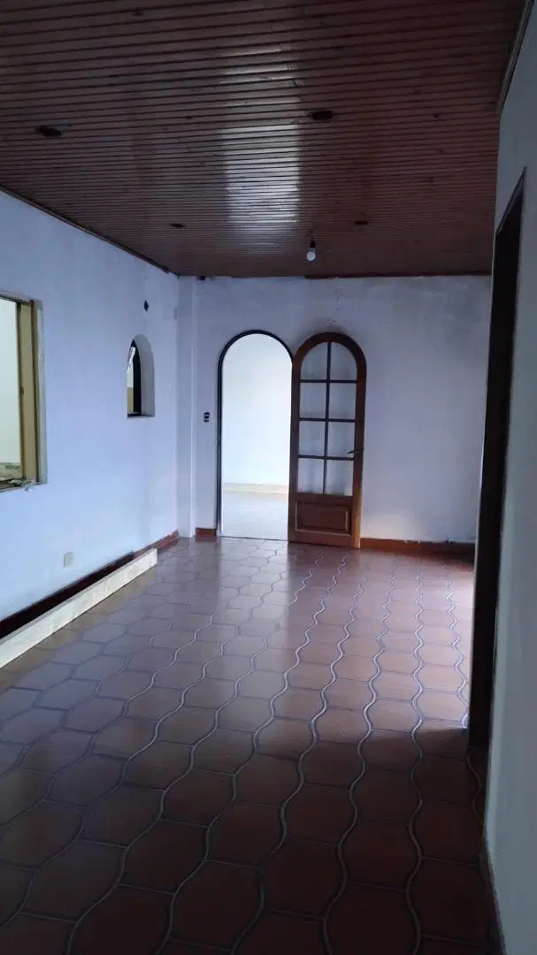 CASA 5 AMBIENTES LOTE PROPIO EN PALOMAR 3