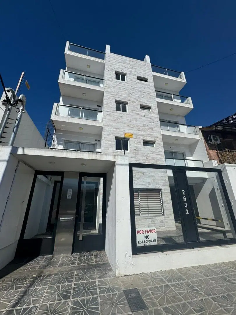 DEPARTAMENTO 2 AMBIENTES CON TERRAZA PROPIA EN V. LUZURIAGA 1