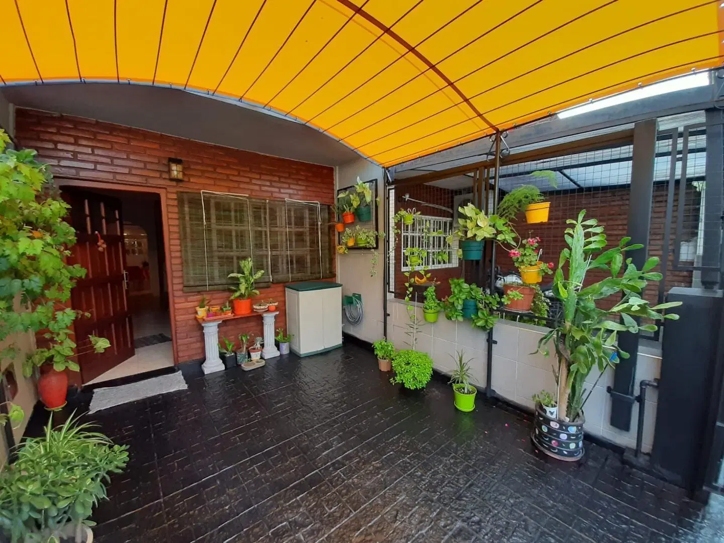 DUPLEX 3 AMBIENTES CON COCHERA Y PATIO 1
