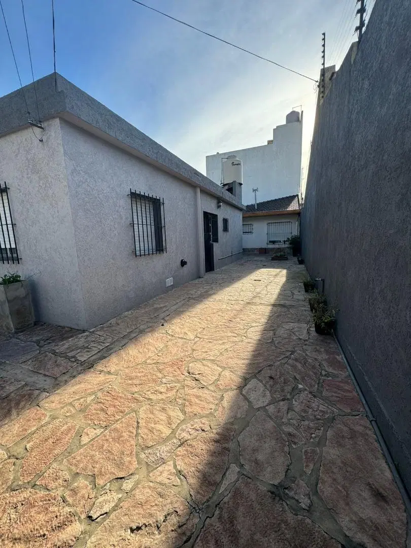 CASA IDEAL 2 FAMILIAS EN VILLA LUZURIAGA 1
