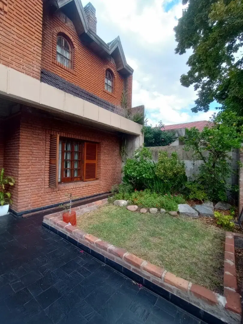 CASA 5 AMB. SOBRE LOTE DE 10 X 35 2