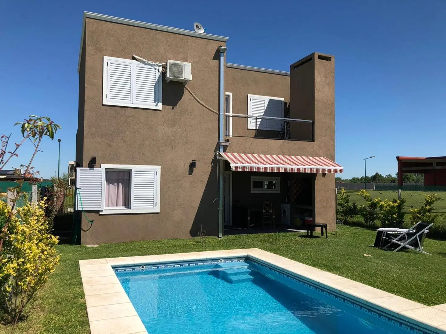 CASA 5 AMBIENTES EN EL BARRIO LAGUNA AZUL EN EZEIZA 2
