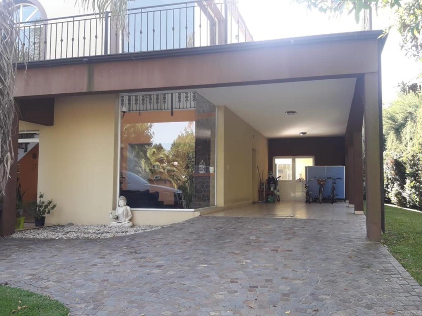 CASA EN CLUB DE CAMPO SAN PATRICIO