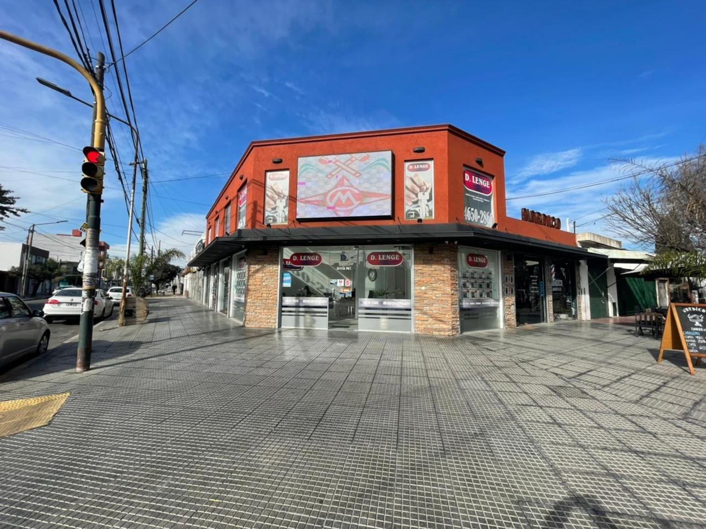 LOCAL EN VILLA LUZURIAGA EN INMEJORABLE UBICACION